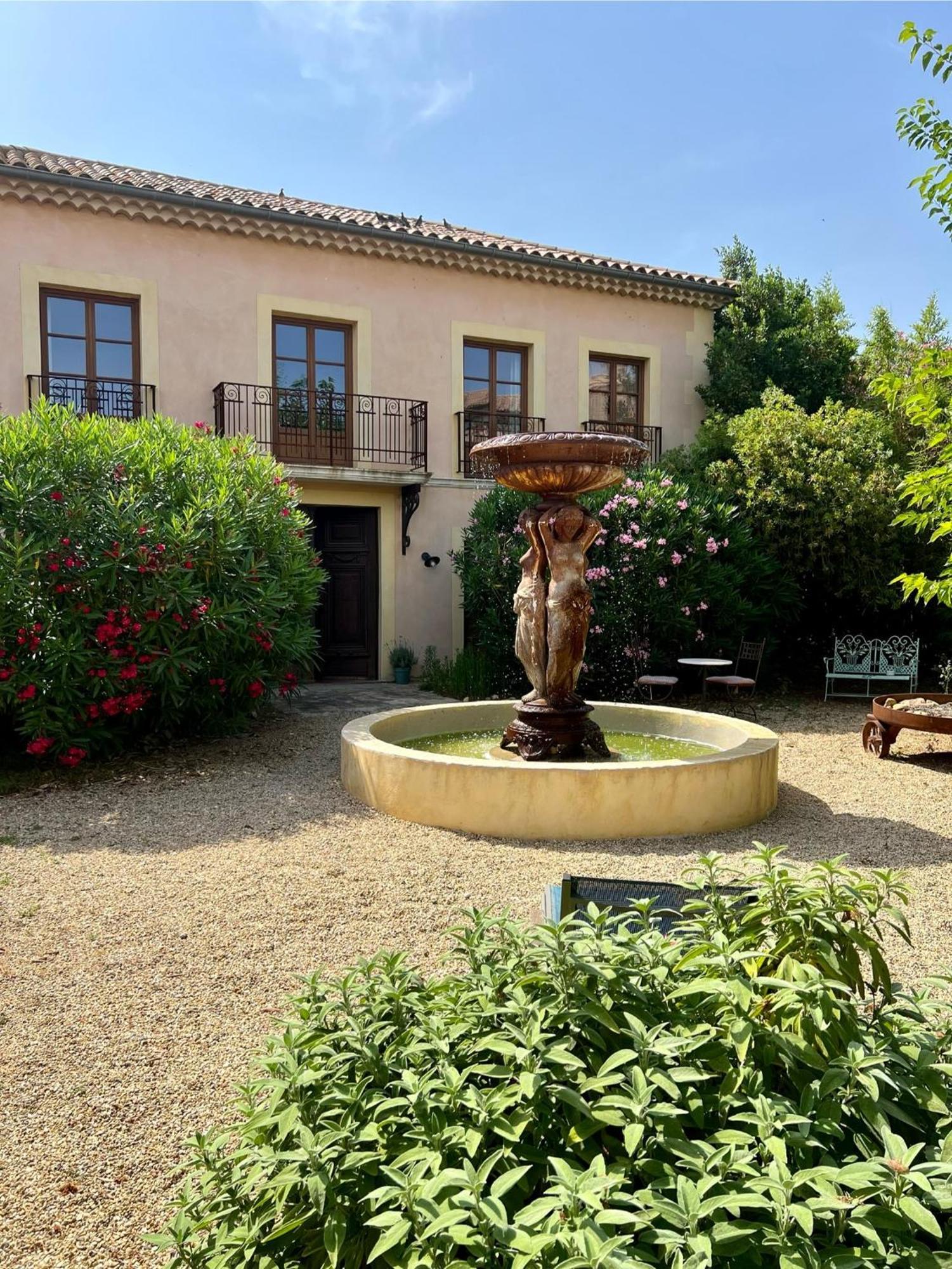 Vinauberge Poilhes Exterior photo